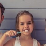 Những dụng cụ chăm sóc răng miệng không thể thiếu tại nhà