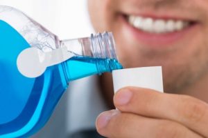 Read more about the article Bạn đã sử dụng nước súc miệng đúng cách chưa?
