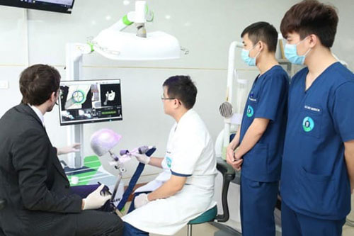 Nha khoa Lạc Việt ứng dụng công nghệ định vị trong cấy ghép Implant