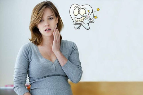 Tại sao phụ nữ mang thai dễ mắc các vấn đề răng miệng?