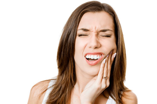 Ê buốt răng sau sinh có thể do nhiều nguyên nhân gây nên