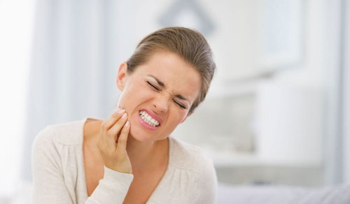 Thiểu sản men răng khiến răng trở nên nhạy cảm