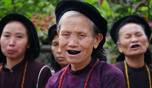 Tục nhuộm răng đen ở Việt Nam có lịch sử hàng ngàn năm