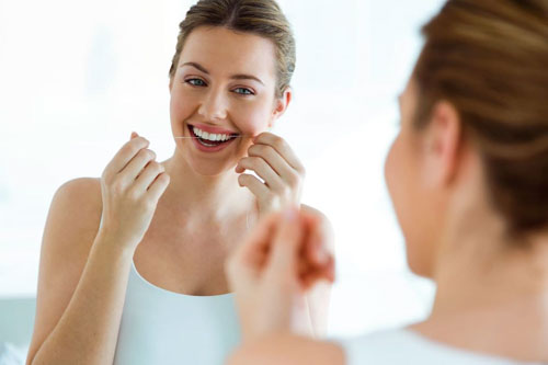 Vệ sinh răng miệng sạch sẽ giảm thiểu nguy cơ viêm lưỡi