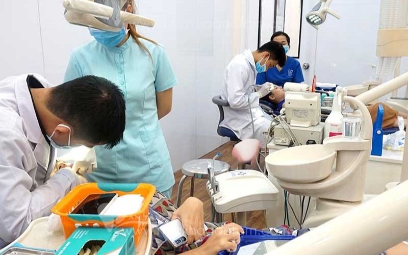 Review đội ngũ y bác sĩ nha khoa Ân Tâm