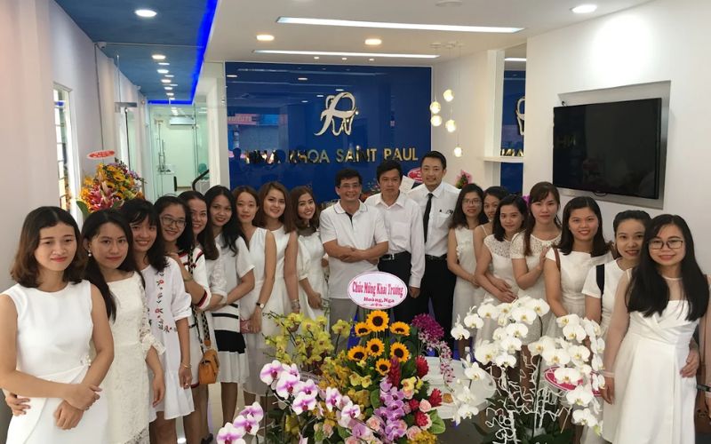 Review Nha Khoa Saint Paul - Đội ngũ y bác sĩ