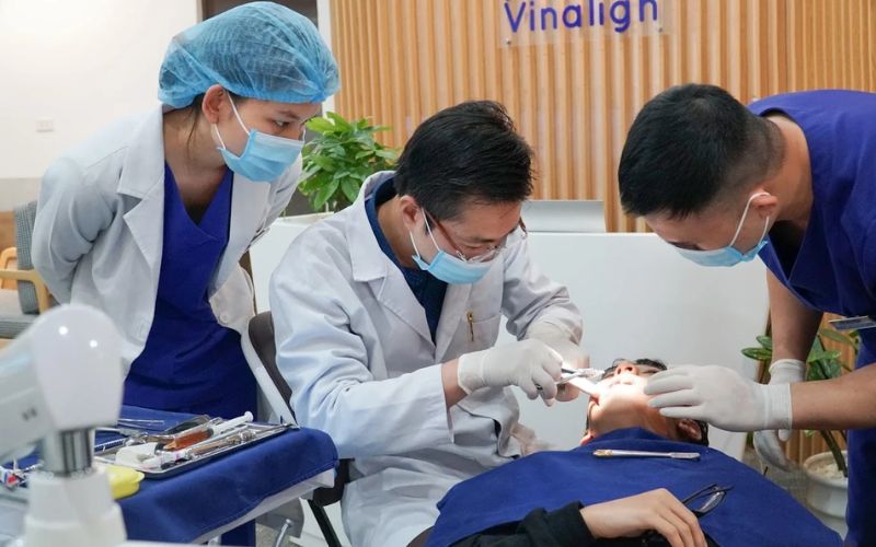 Đội ngũ y bác sĩ Nha Khoa Vinalign