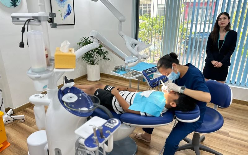 Review Nha Khoa Flora - Đội ngũ y bác sĩ