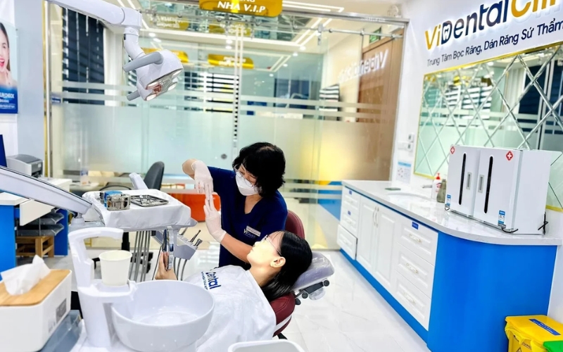 Y bác sĩ tại nha khoa ViDental Brace